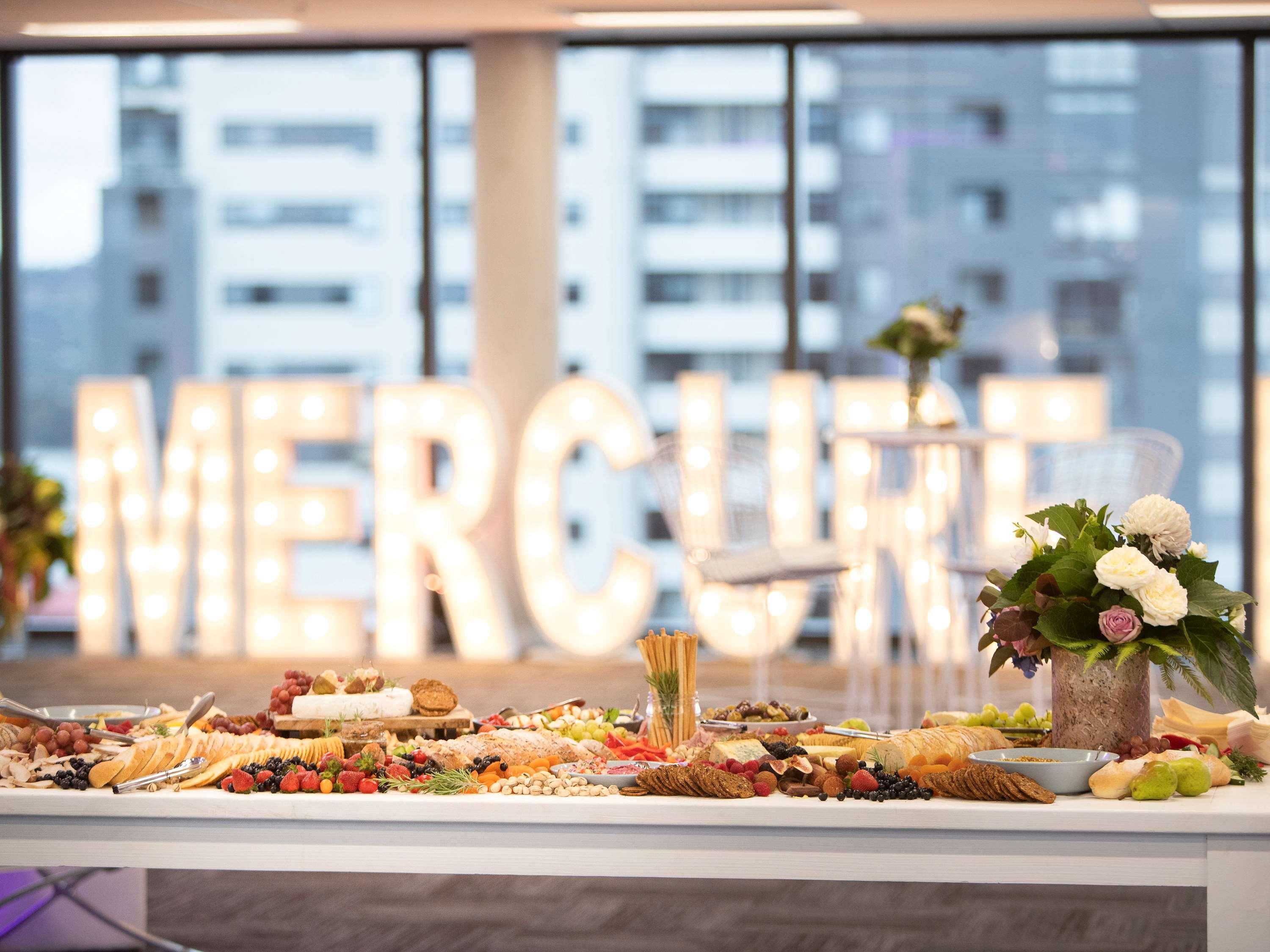 Mercure Canberra Belconnen Bagian luar foto