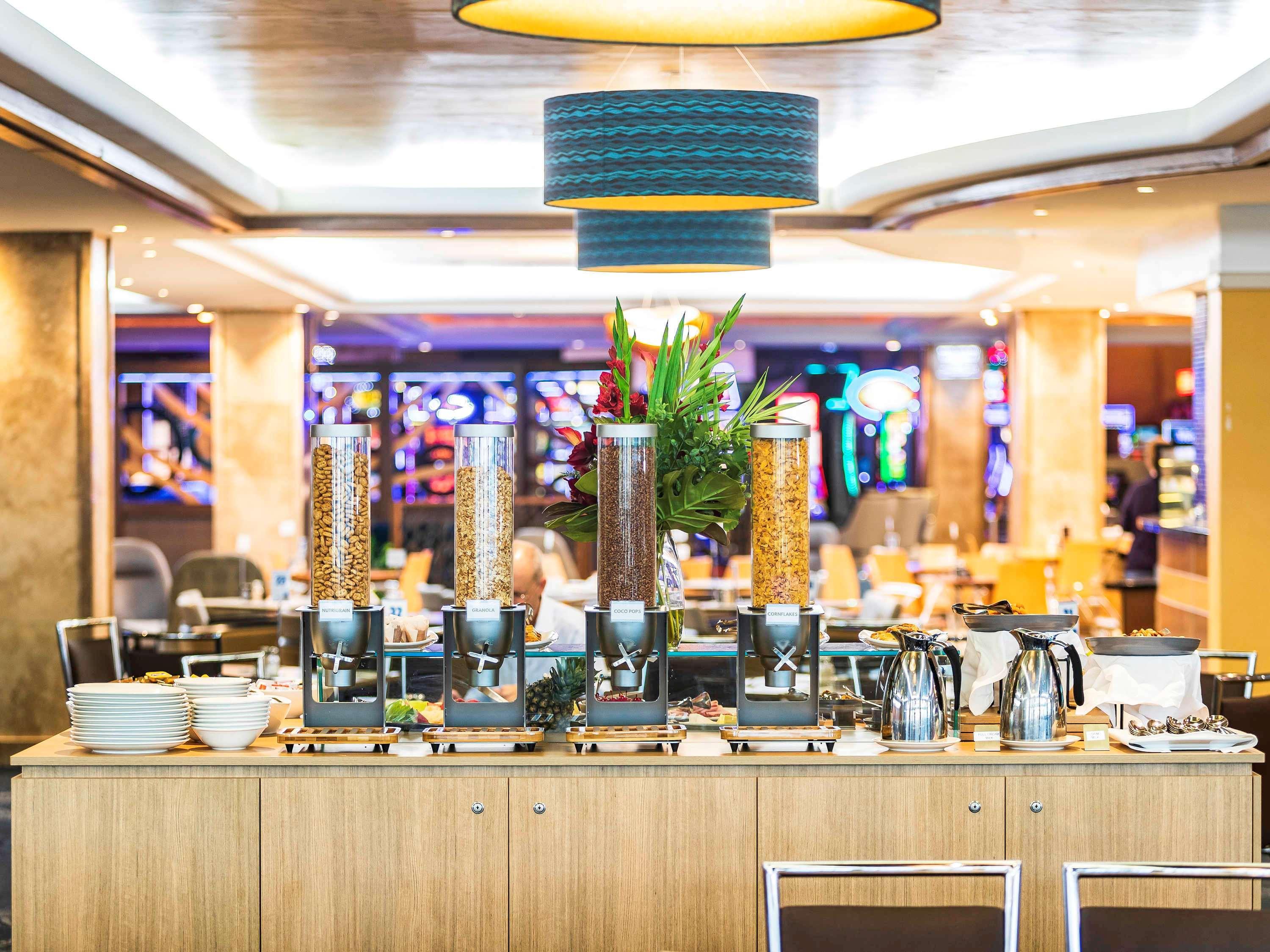 Mercure Canberra Belconnen Bagian luar foto